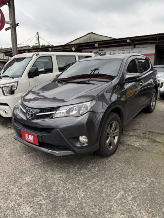 穩定耐用、空間寬敞，Toyota RAV4 2015 陪你輕鬆上路，每一公里都安心  第2張相片