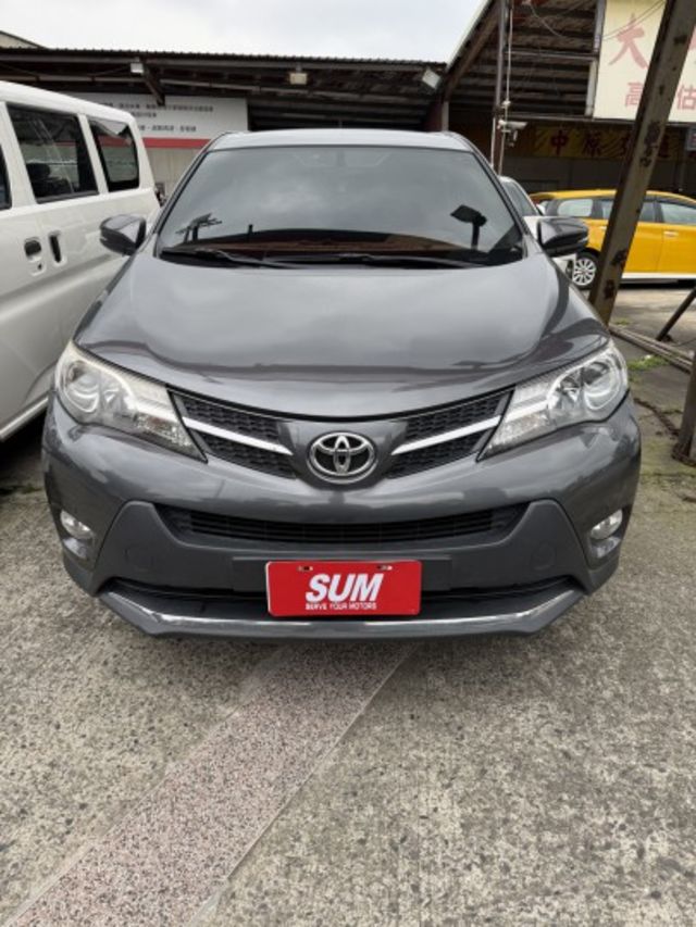 穩定耐用、空間寬敞，Toyota RAV4 2015 陪你輕鬆上路，每一公里都安心  第3張相片