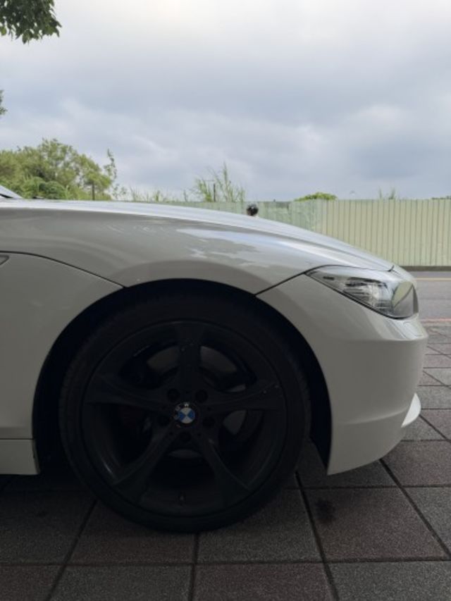 不只是代步，而是享受生活——2012 BMW Z4 28i，市場稀少，歡迎來電洽詢；開篷即是主角  第6張相片