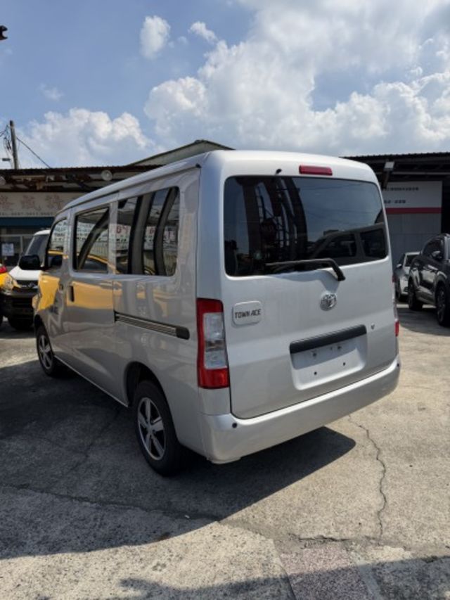 2023 Toyota Town Ace｜省油耐操超能載，陪你打拼每一趟！  第5張相片