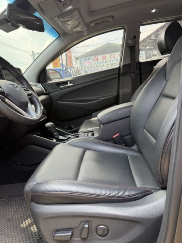 2019 Hyundai Tucson｜熱門休旅首選，大空間、高CP值，載家人、載夢想一次滿足！  第14張相片