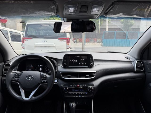 2019 Hyundai Tucson｜熱門休旅首選，大空間、高CP值，載家人、載夢想一次滿足！  第15張相片