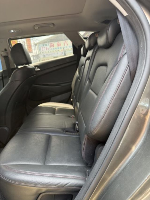 2019 Hyundai Tucson｜熱門休旅首選，大空間、高CP值，載家人、載夢想一次滿足！  第16張相片
