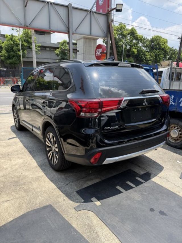 2020 Mitsubishi Outlander｜空間大、配備滿、全家出遊一台搞定！  第6張相片