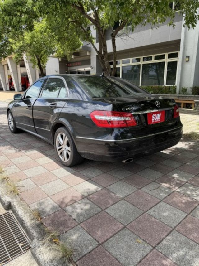 2011 Mercedes-Benz E250 CGI｜經典豪華，歷久彌新  第7張相片