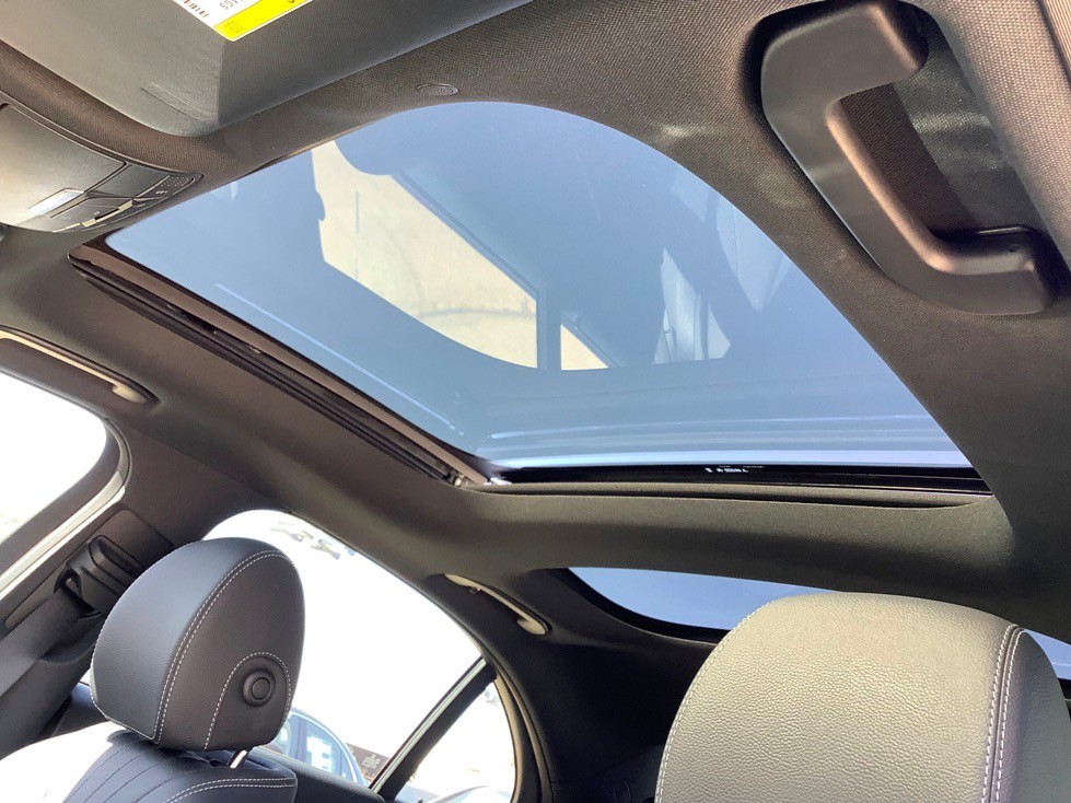 BENZ 正2019 E300 原廠CPO認證車 全景天窗.夜色套件.未領牌.可全額貸 #9473  第9張相片