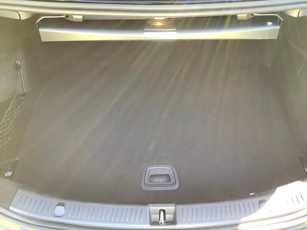 BENZ 正2019 E300 原廠CPO認證車 全景天窗.夜色套件.未領牌.可全額貸 #9473  第15張相片