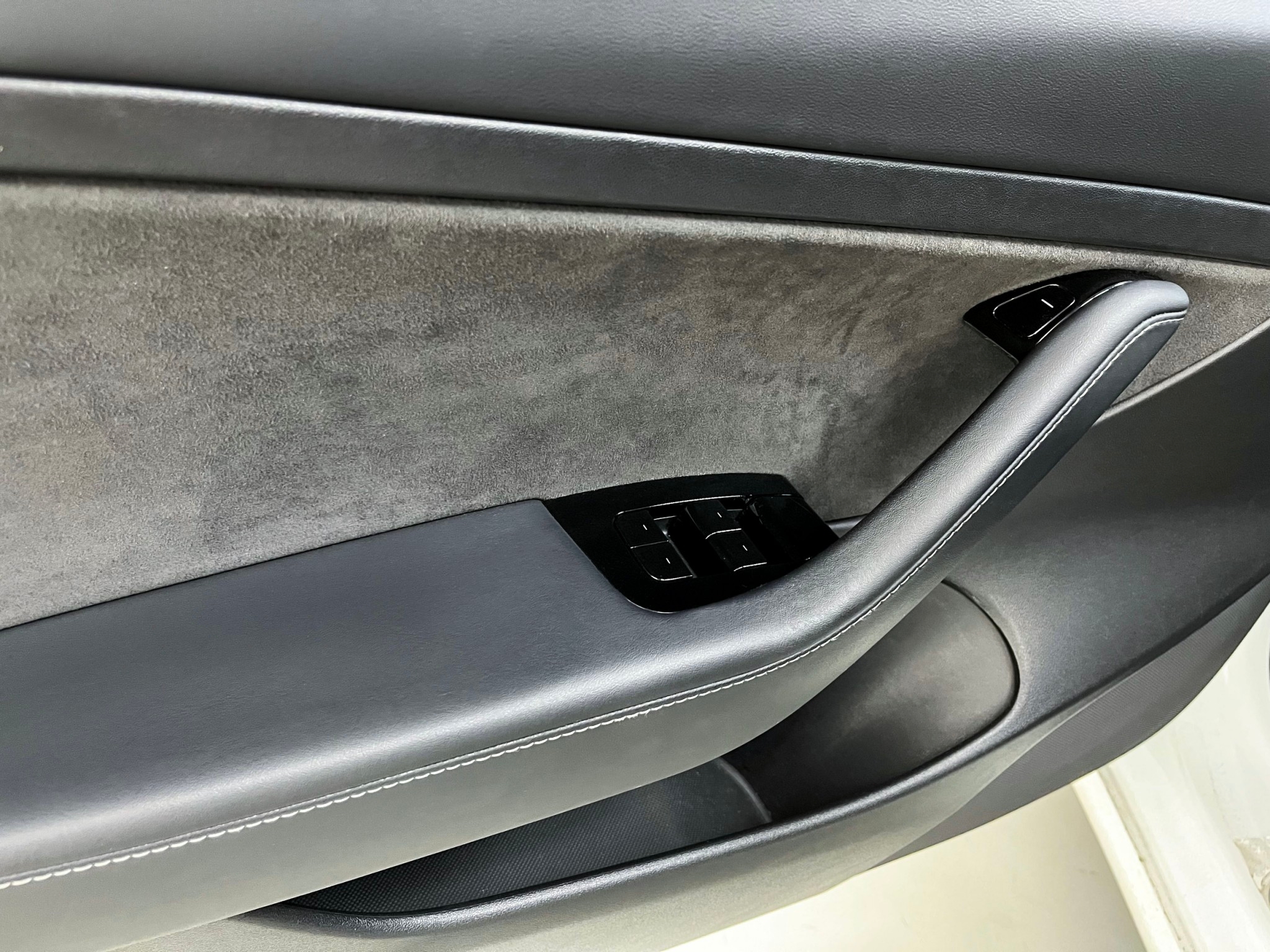 Model3 SR版本.頂級連線.全速域跟車.環景 挑戰最低價  第8張相片