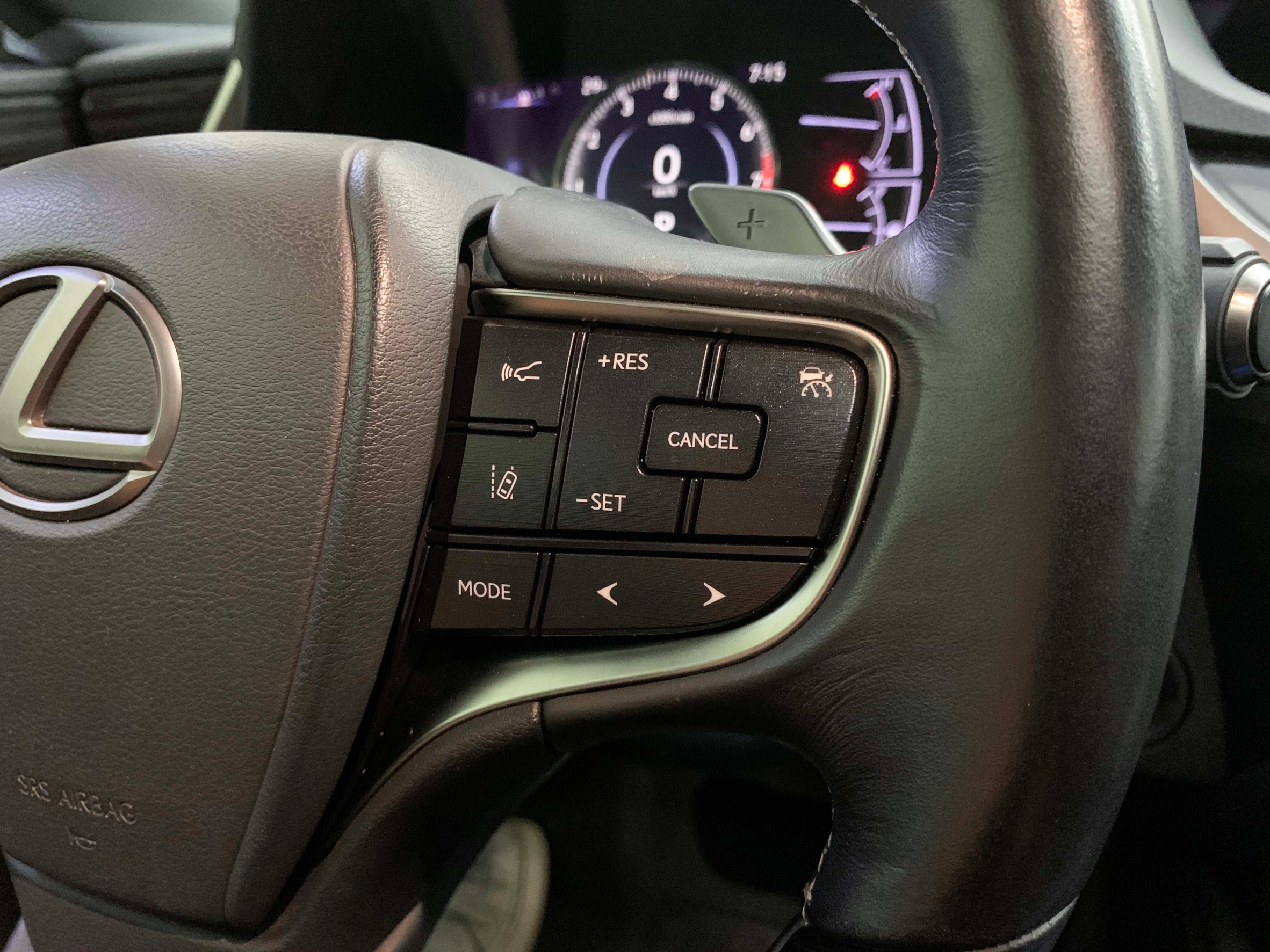 2018 ES250 旗艦版 ACC主動跟車 360環景 電動全景天窗 抬顯  第11張相片