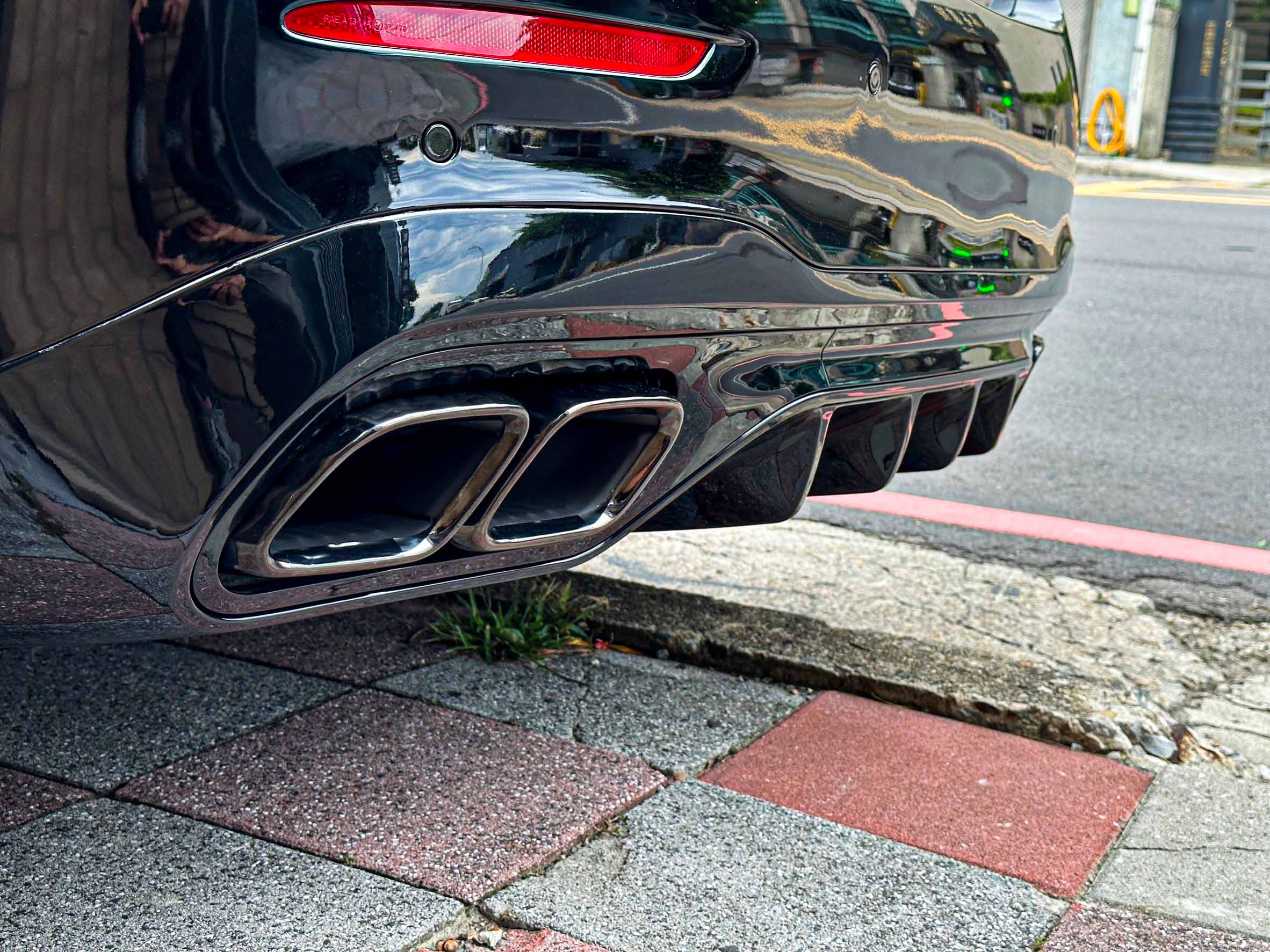 W206 C300 全新車.下訂贈原廠跟車系統.LED頭燈.天窗  第7張相片