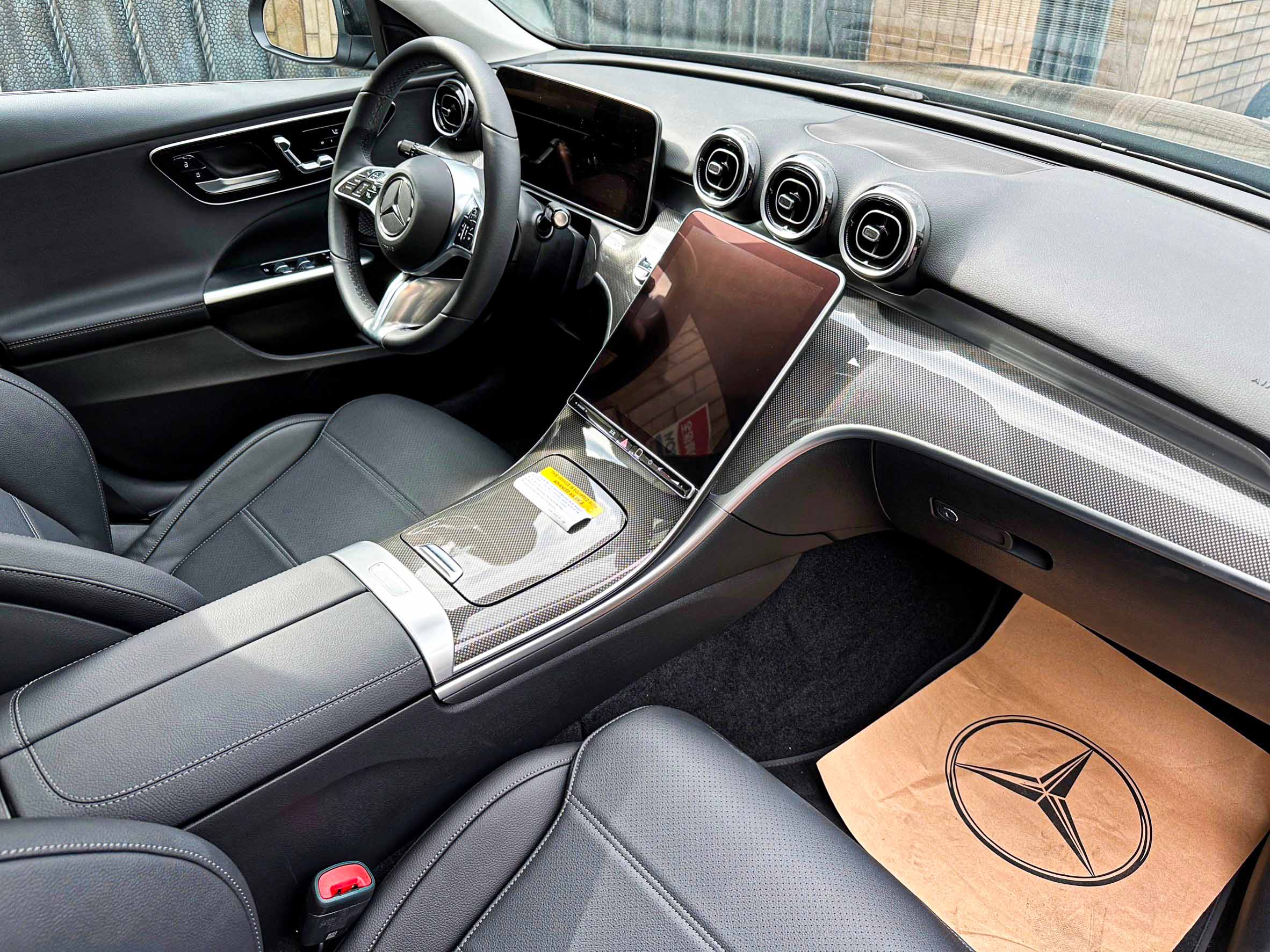 W206 C300 全新車.下訂贈原廠跟車系統.LED頭燈.天窗  第8張相片
