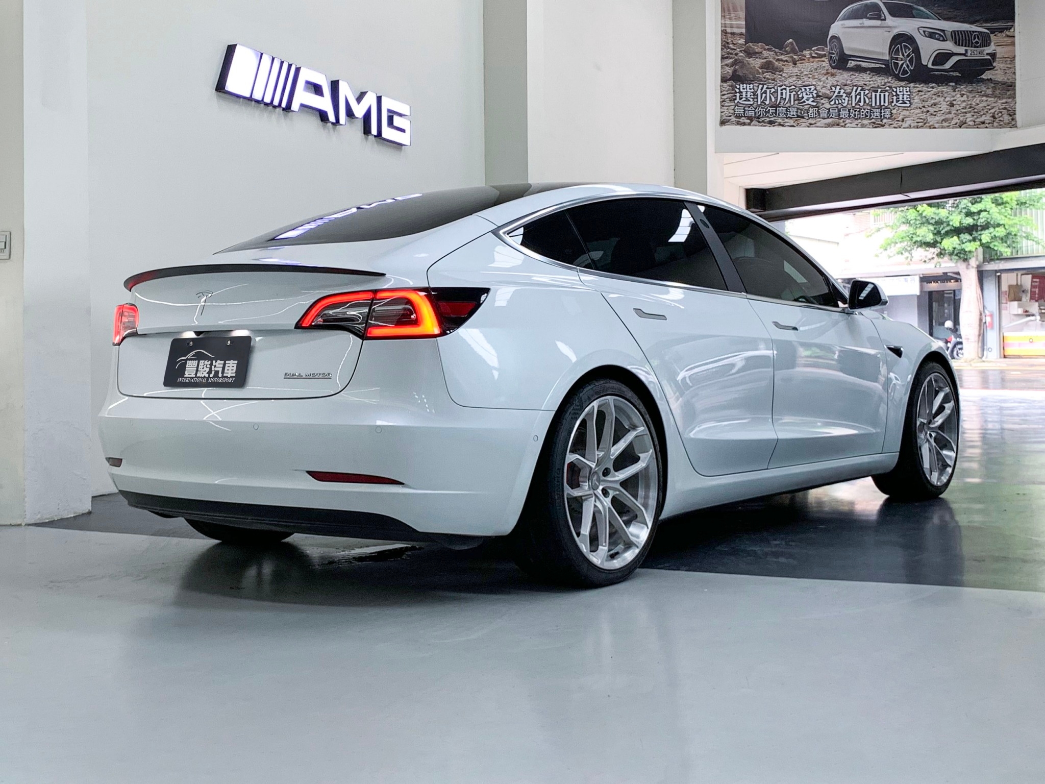 Model3 P版.20吋鍛造框.全速域跟車.全景  第4張相片