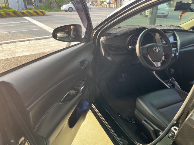超少里程，僅跑兩萬多公里!車內跟新車一樣!!!  第9張相片