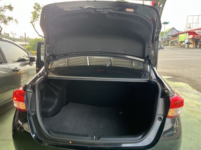 超少里程，僅跑兩萬多公里!車內跟新車一樣!!!  第20張相片