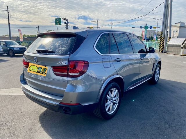 BMW寶馬 X5 XDRIVE25D  第2張相片
