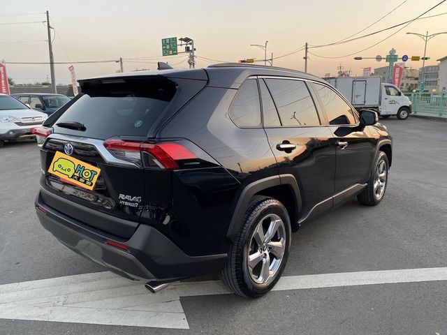 TOYOTA豐田 RAV4  第2張相片