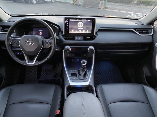 TOYOTA豐田 RAV4  第5張相片