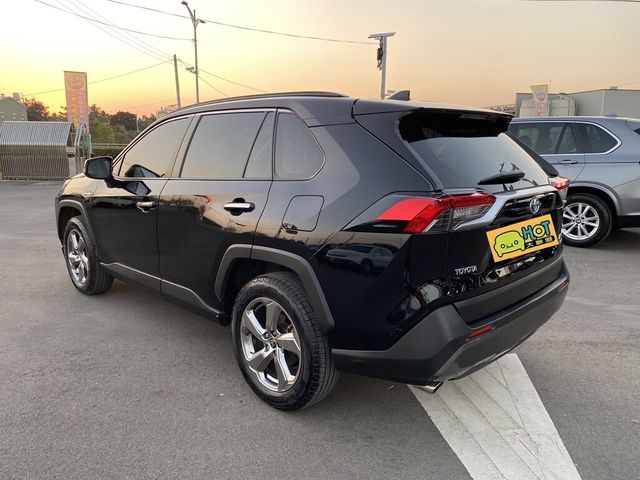 TOYOTA豐田 RAV4  第15張相片