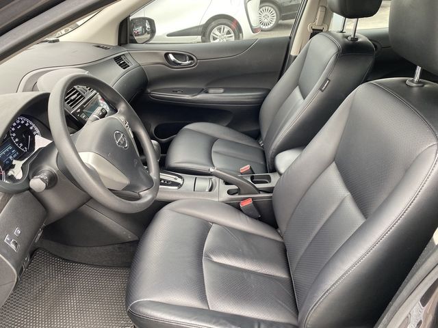 NISSAN日產 TIIDA  第11張相片