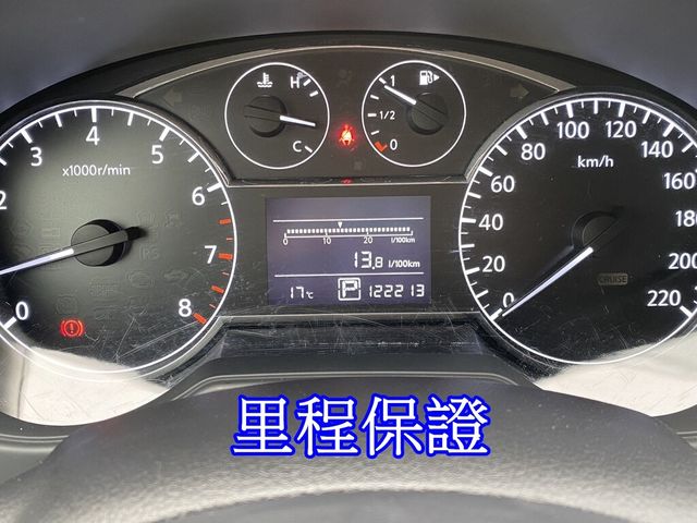 NISSAN日產 TIIDA  第15張相片