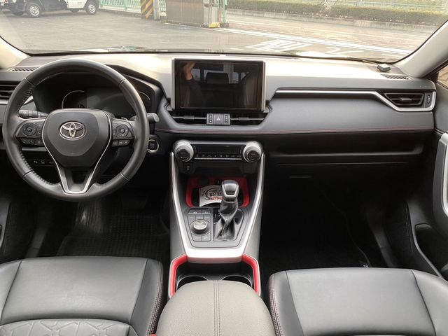 TOYOTA豐田 RAV4  第9張相片