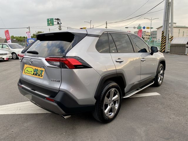 TOYOTA豐田 RAV4  第2張相片