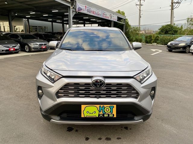 TOYOTA豐田 RAV4  第3張相片