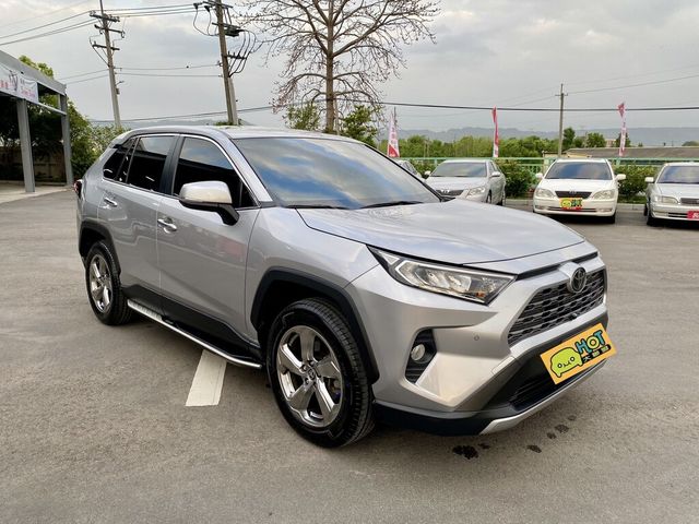 TOYOTA豐田 RAV4  第17張相片