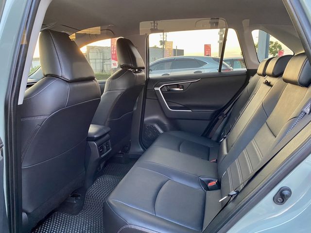 TOYOTA豐田 RAV4  第7張相片