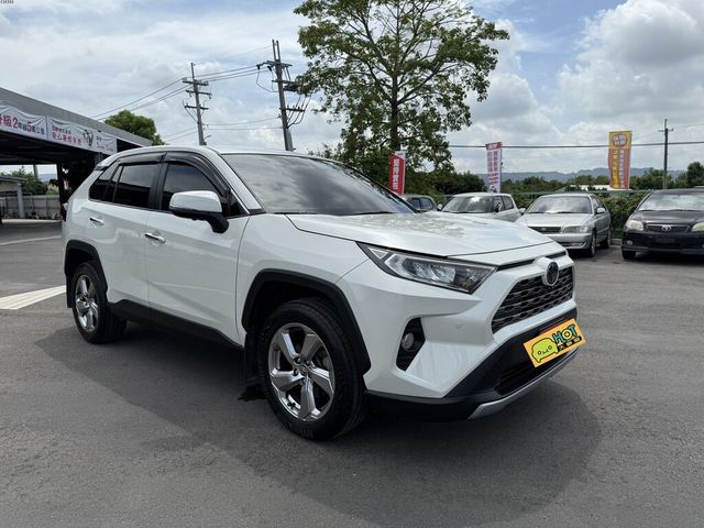 TOYOTA豐田 RAV4  第15張相片