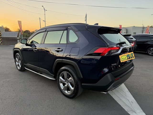 TOYOTA豐田 RAV4  第15張相片