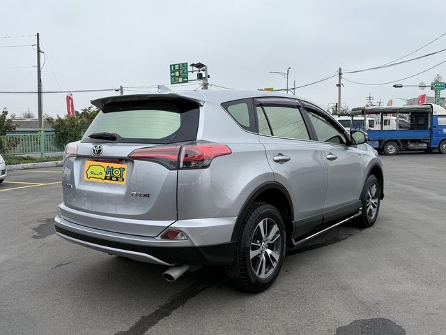 TOYOTA豐田 RAV4  第2張相片