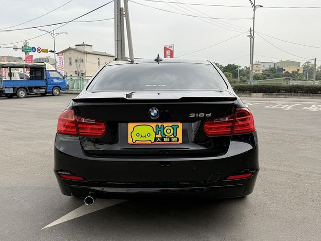 BMW寶馬 318D SEDAN  第4張相片