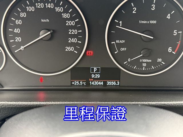 BMW寶馬 318D SEDAN  第8張相片