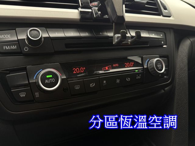 BMW寶馬 318D SEDAN  第11張相片