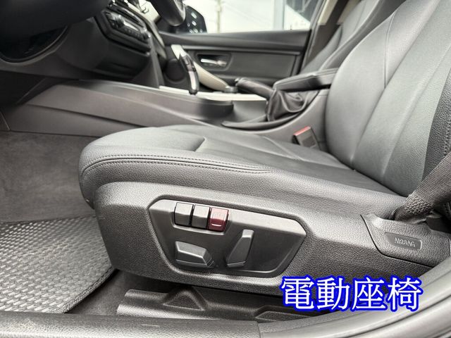 BMW寶馬 318D SEDAN  第12張相片