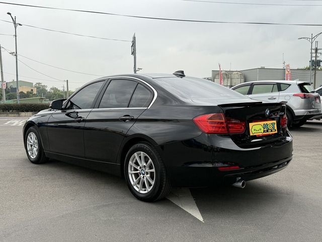 BMW寶馬 318D SEDAN  第14張相片