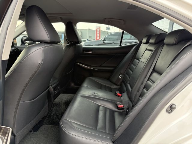 LEXUS凌志 IS200T  第7張相片