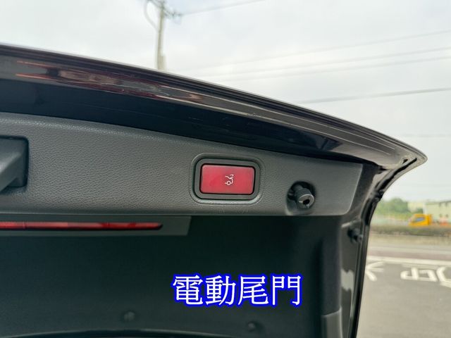 M-BENZ賓士 E220D  第12張相片