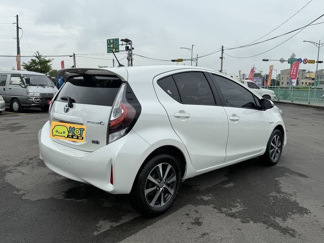 TOYOTA豐田 PRIUS C  第2張相片