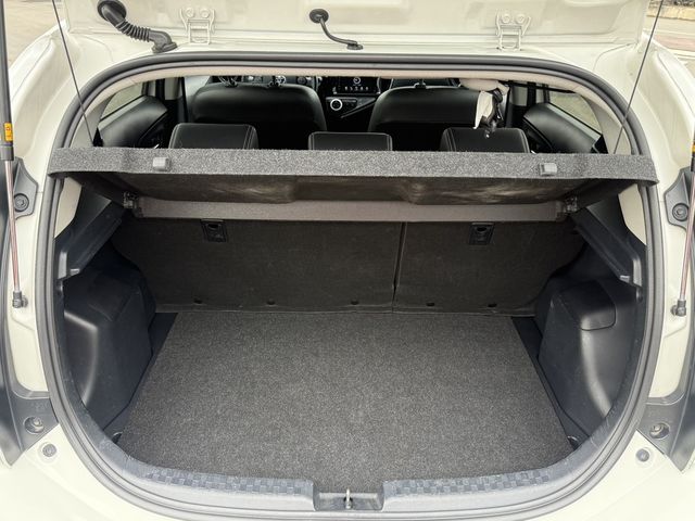 TOYOTA豐田 PRIUS C  第11張相片