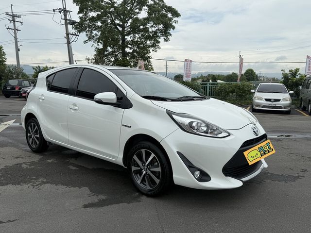 TOYOTA豐田 PRIUS C  第13張相片