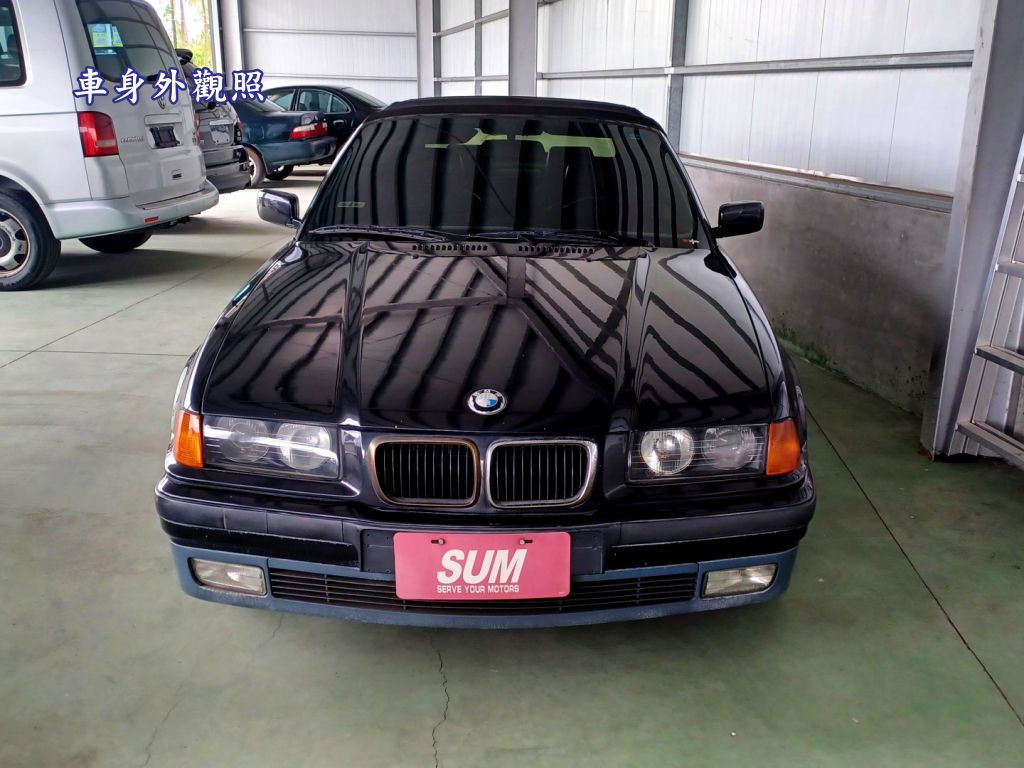 BMW 寶馬 325I 經典老車 雙門歐規敞篷跑車 路上吸睛  第6張相片