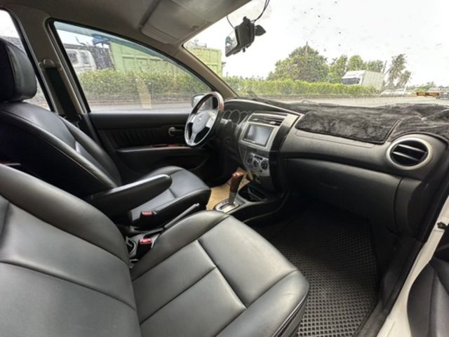 NISSAN日產 LIVINA  第3張相片