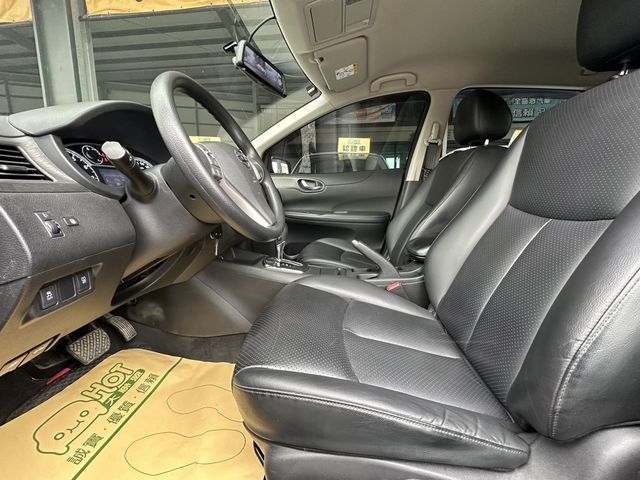 NISSAN日產 TIIDA  第3張相片