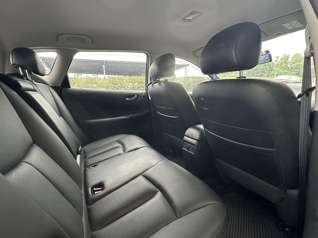 NISSAN日產 TIIDA  第5張相片