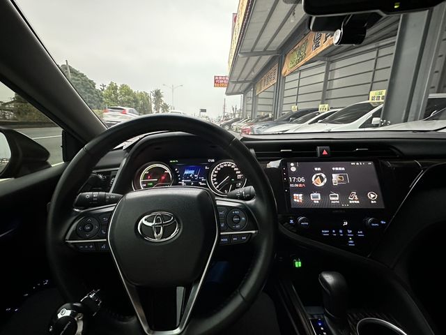 TOYOTA豐田 CAMRY HYBRID  第9張相片