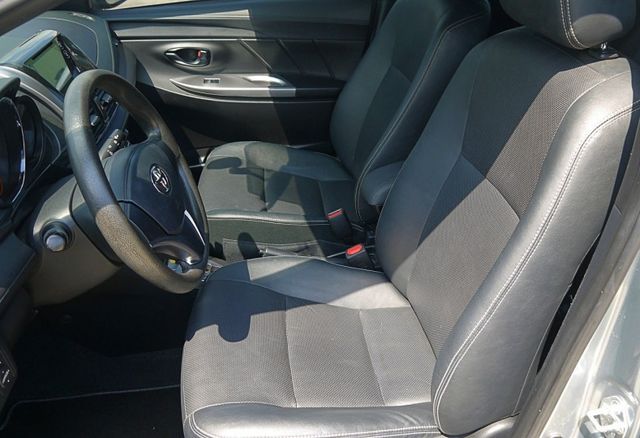 ✅YARIS ✅影音特式版 ✅ LED日行燈 ✅衛星導航 ✅可認證  第6張相片