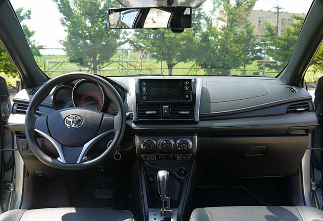 ✅YARIS ✅影音特式版 ✅ LED日行燈 ✅衛星導航 ✅可認證  第8張相片