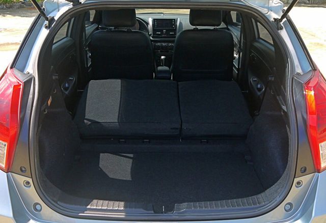 ✅YARIS ✅影音特式版 ✅ LED日行燈 ✅衛星導航 ✅可認證  第15張相片